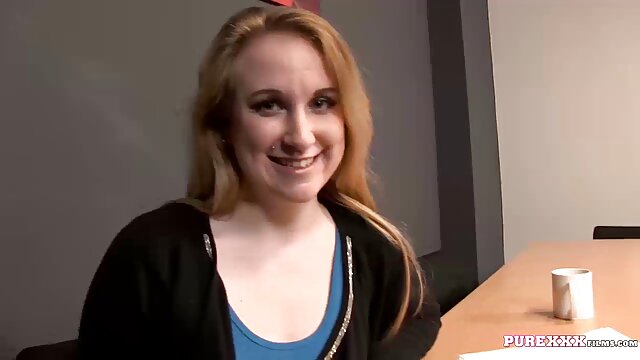 Nerdy haver sexfilmek online kap egy szolid szopást egy elkényeztetett szőke egyetemista lánytól a WC-ben
